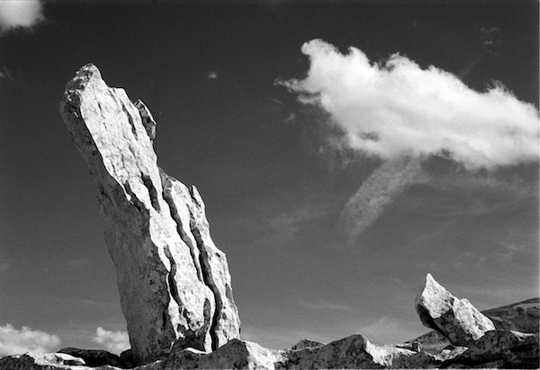 Signes et Traces, Anne et Fabian Da Costa L'art en vitrine, exposition chez les commerçant de st jean en royans